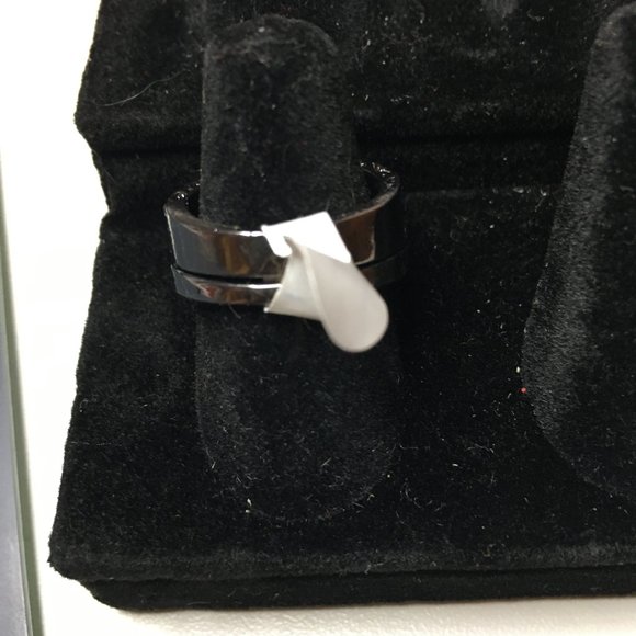 ring - Picture 6 of 8